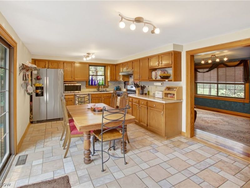 27341 Bagley Road, Olmsted Township, OH 44138 Photo 9