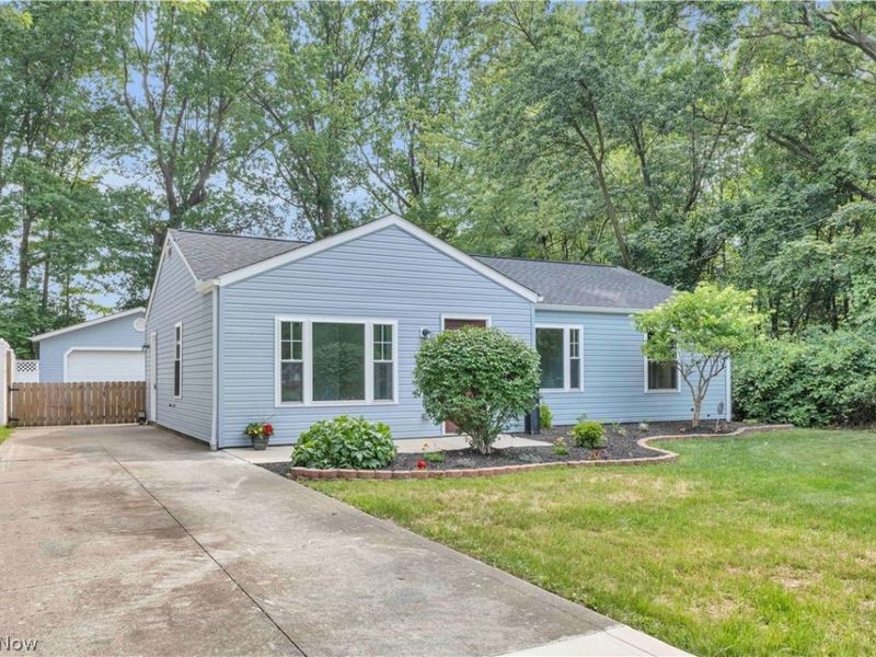 33910 Jennison Street, Eastlake, OH 44095 Photo 2