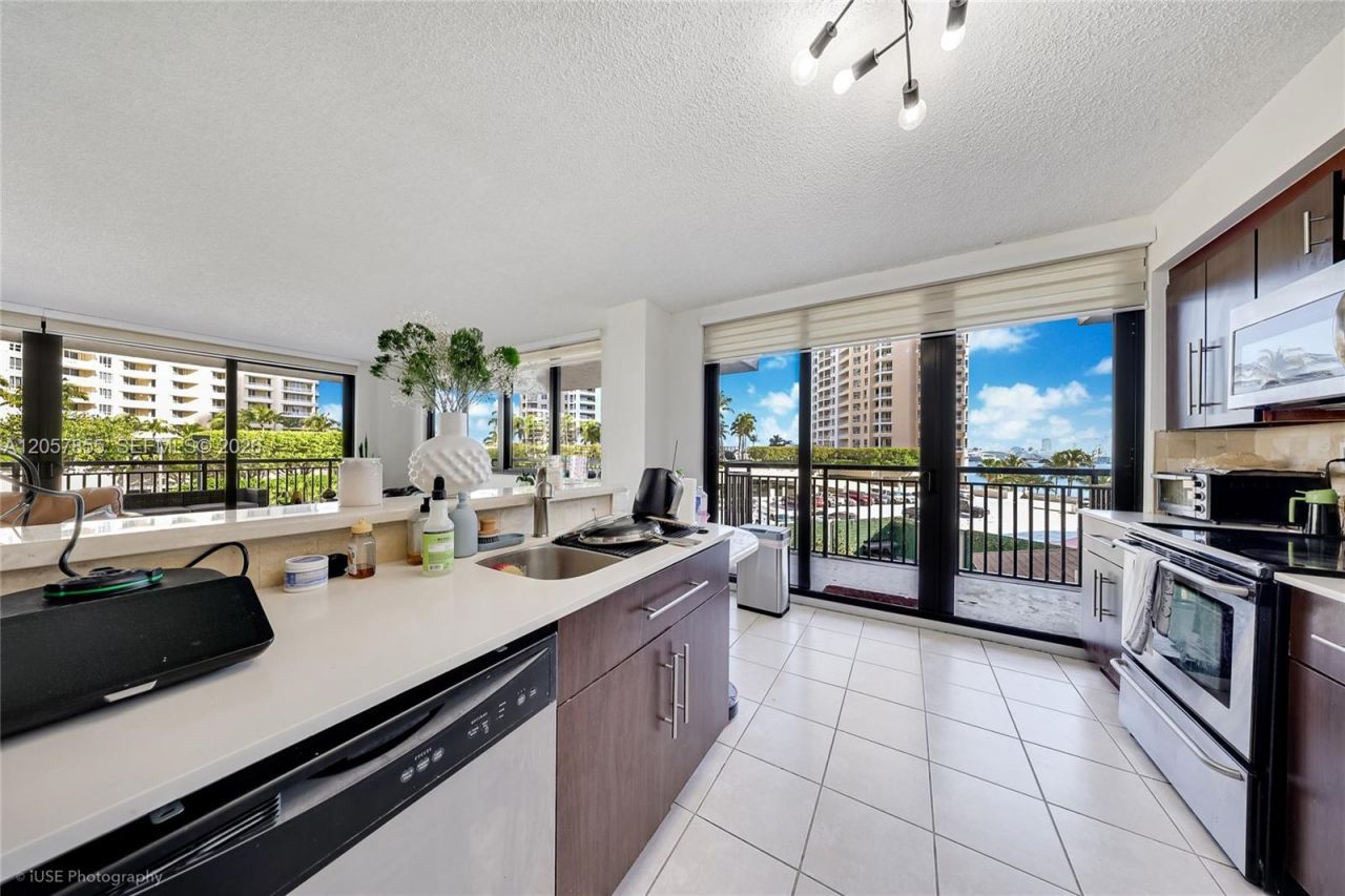 540 Brickell Key Dr , Unit 608, Miami, FL 33131 Photo