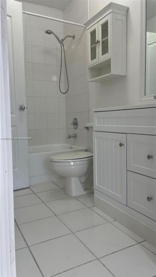 549 W 68th St , Unit 4, Hialeah, FL 33014 Photo