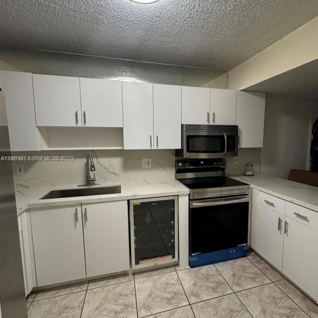 549 W 68th St , Unit 4, Hialeah, FL 33014 Photo