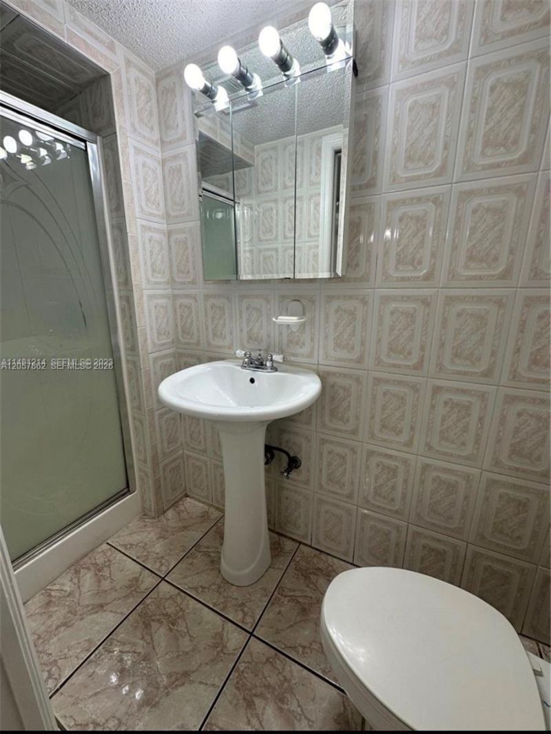 549 W 68th St , Unit 4, Hialeah, FL 33014 Photo