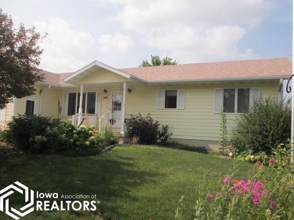 340 W Cardinal Street, Garner, IA 50438
