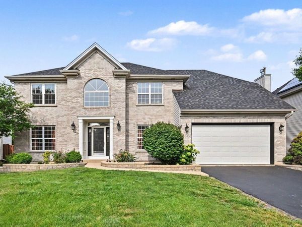 2095 Rockland Drive , Aurora, IL 60503