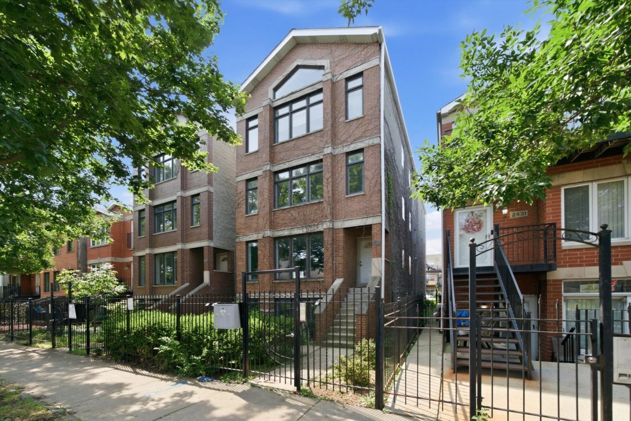 2527 W Harrison Street , Chicago, IL 60612