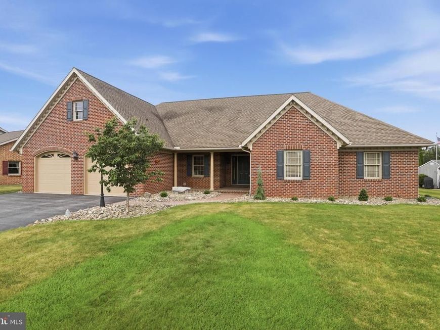 321 Suelinn Drive, Chambersburg, PA 17201 Main Photo