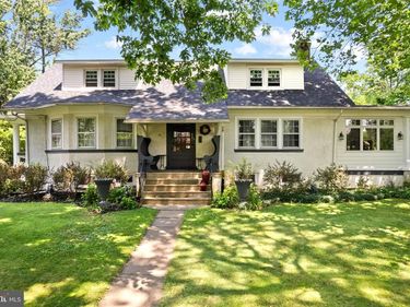 421 S 5TH STREET, NORTH WALES, PA 19454