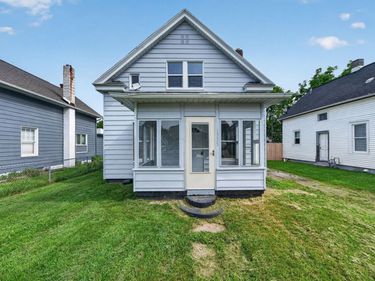 1335 E Dayton Street, South Bend, IN 46613