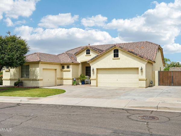2801 E LINDRICK Drive, Chandler, AZ 85249