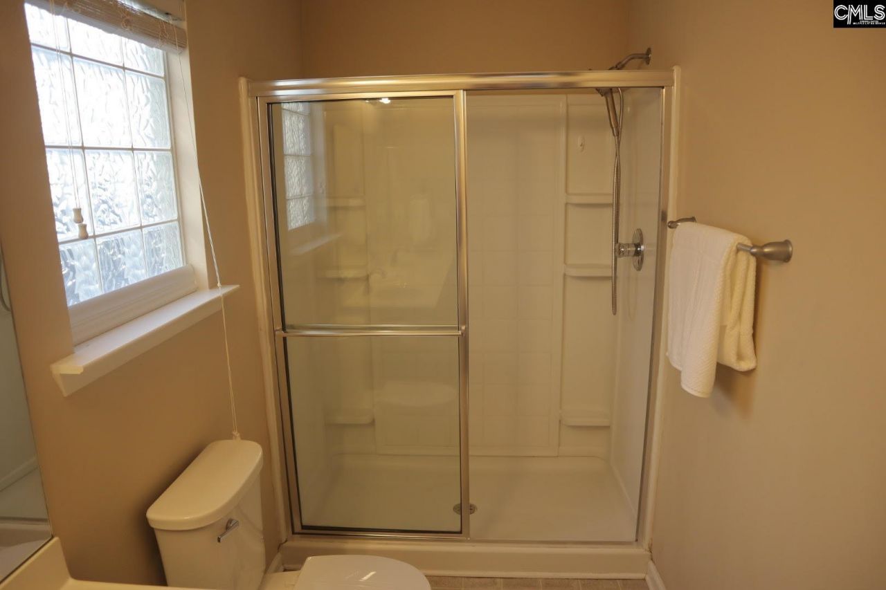 1033 Glencroft Drive  Photo 17