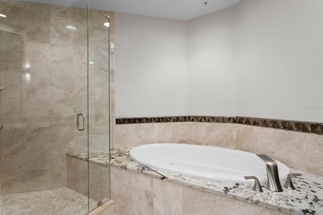 5823 Bowen Daniel Drive, Unit 1603, Tampa, FL 33616 Photo