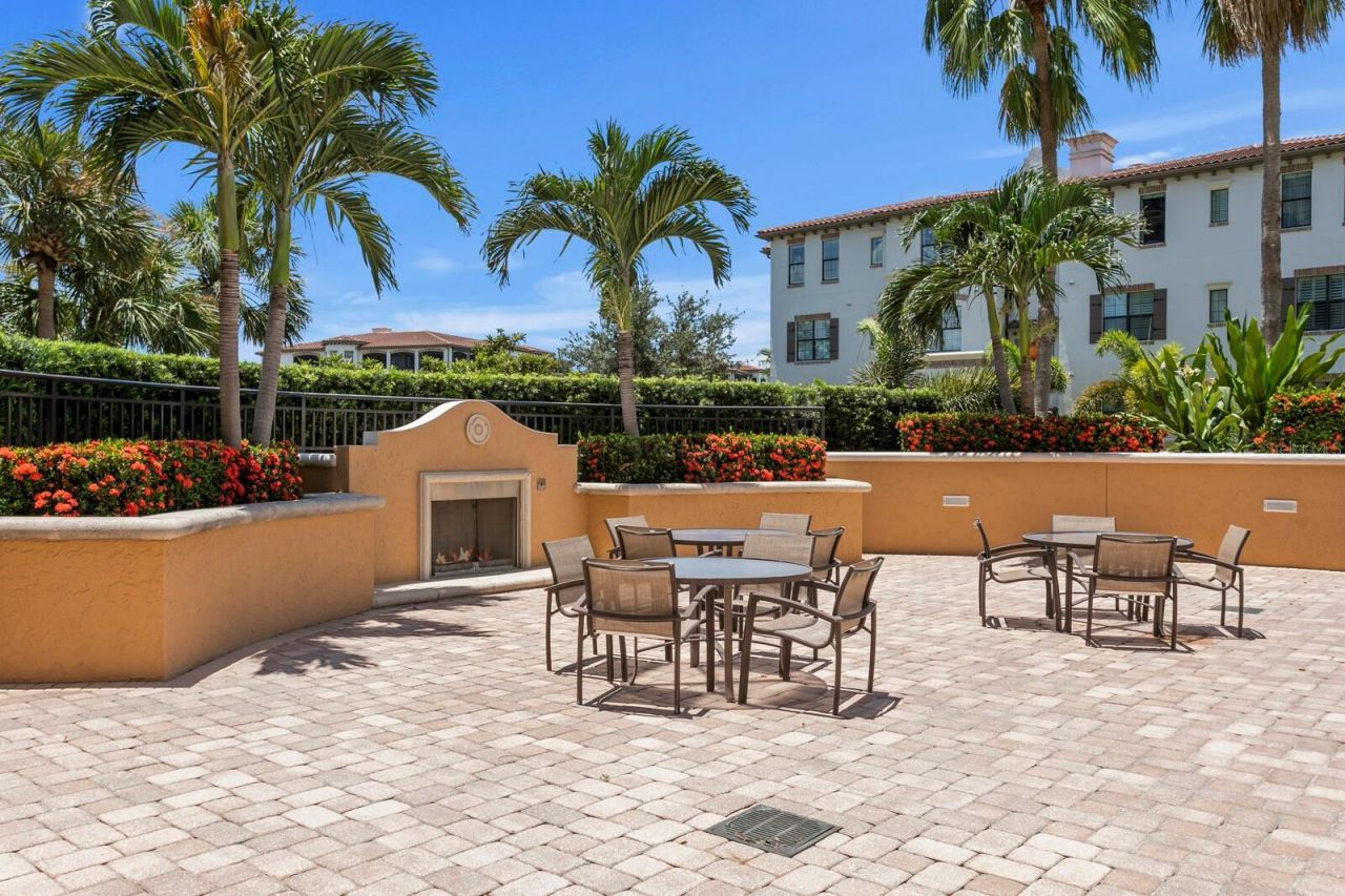 5823 Bowen Daniel Drive, Unit 1603, Tampa, FL 33616 Photo