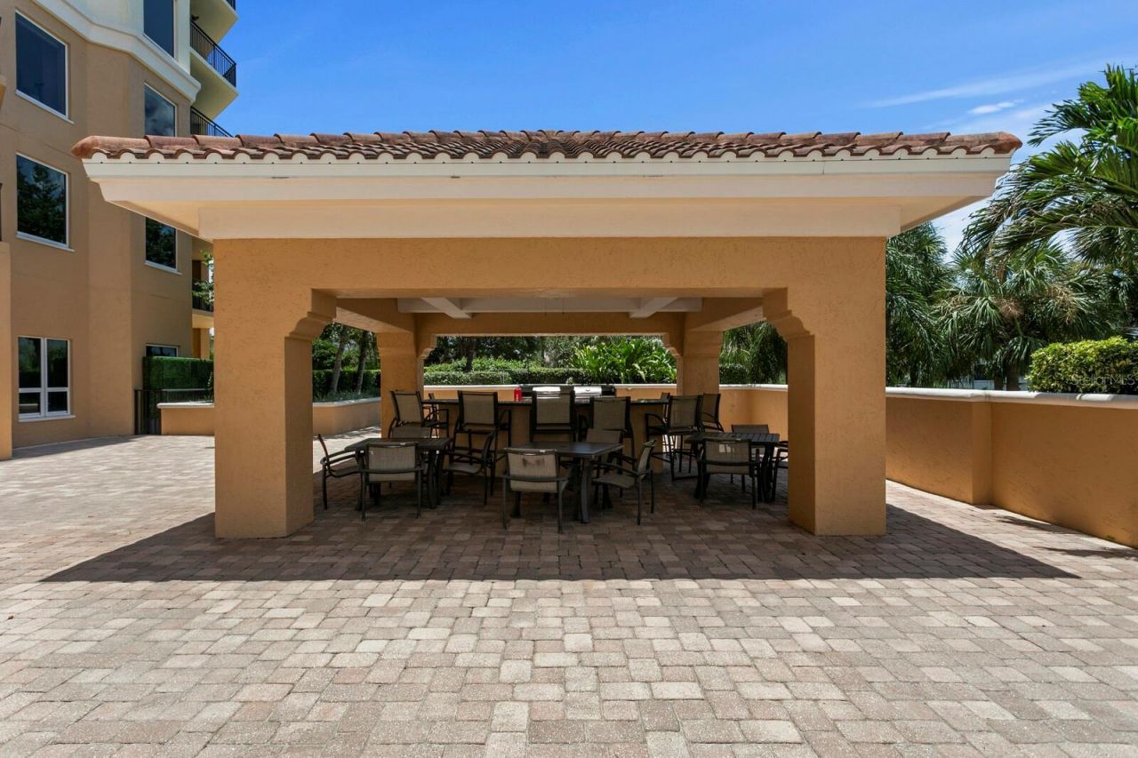 5823 Bowen Daniel Drive, Unit 1603, Tampa, FL 33616 Photo