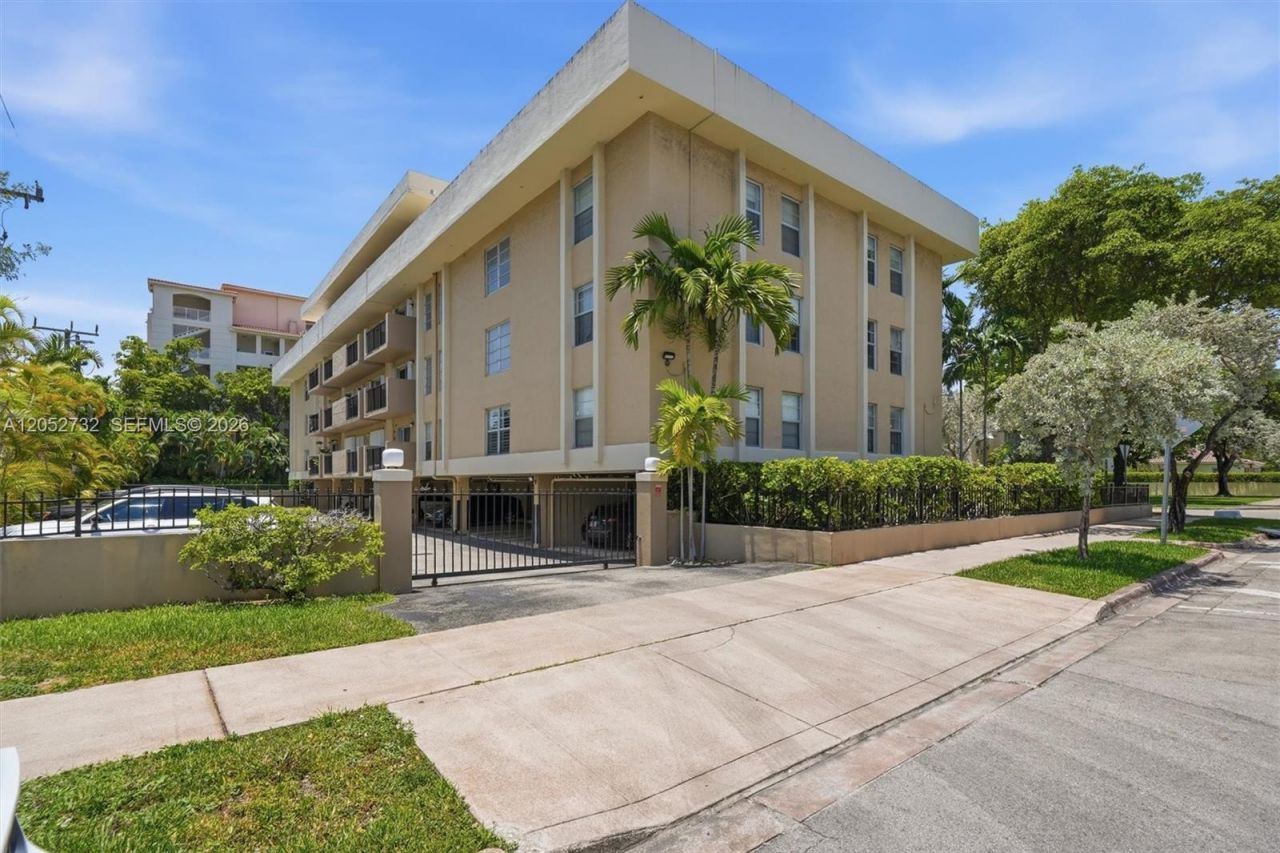 110 Salamanca Ave , Unit 202, Coral Gables, FL 33134 Photo