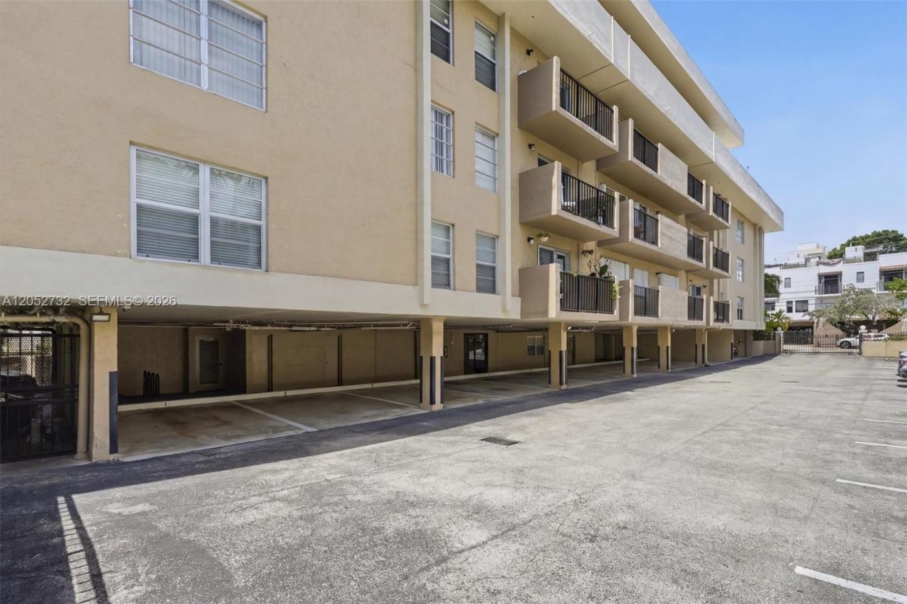 110 Salamanca Ave , Unit 202, Coral Gables, FL 33134 Photo