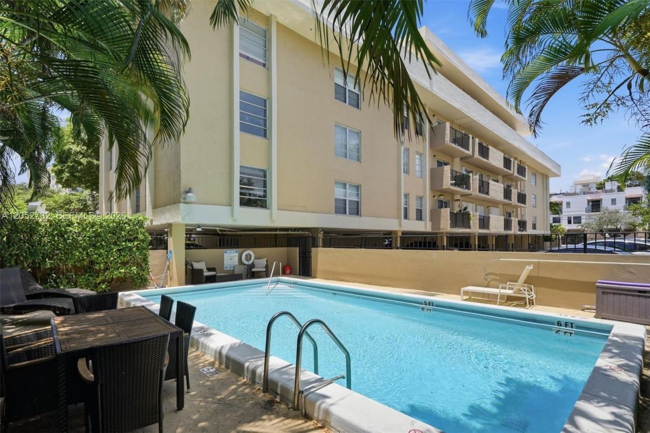 110 Salamanca Ave , Unit 202, Coral Gables, FL 33134 Photo