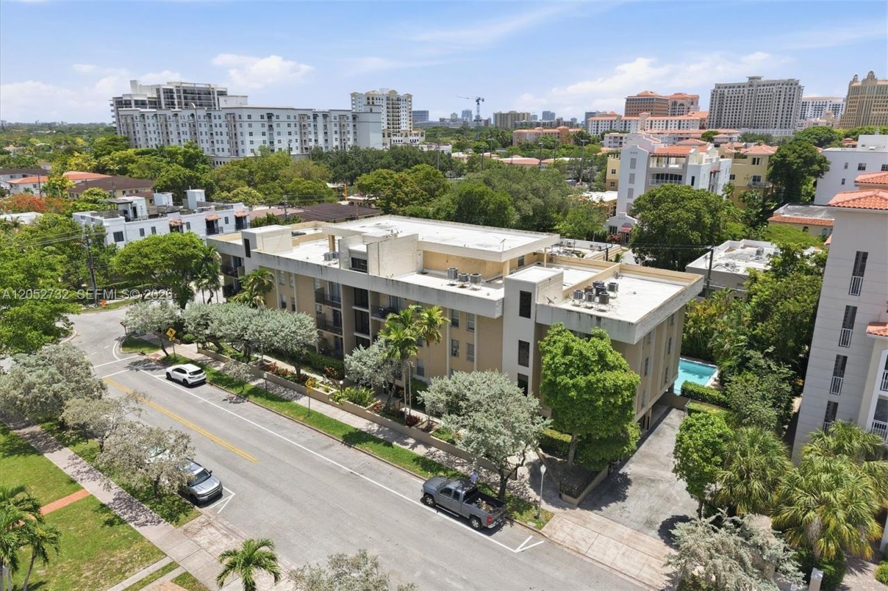 110 Salamanca Ave , Unit 202, Coral Gables, FL 33134 Photo