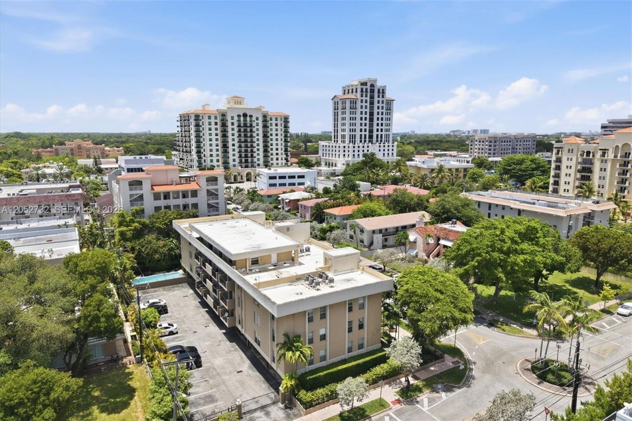 110 Salamanca Ave , Unit 202, Coral Gables, FL 33134 Photo
