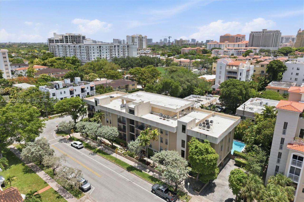 110 Salamanca Ave , Unit 202, Coral Gables, FL 33134 Photo