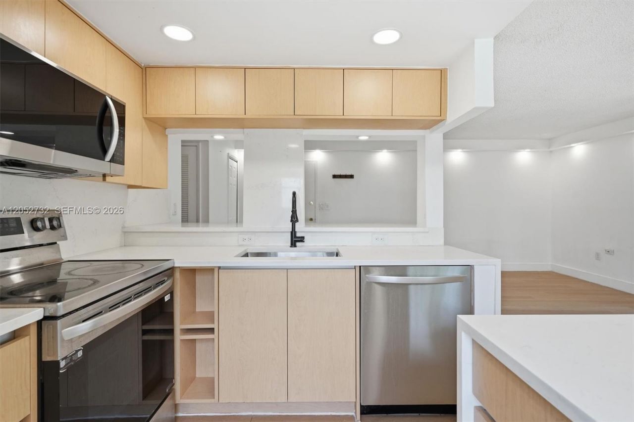 110 Salamanca Ave , Unit 202, Coral Gables, FL 33134 Photo