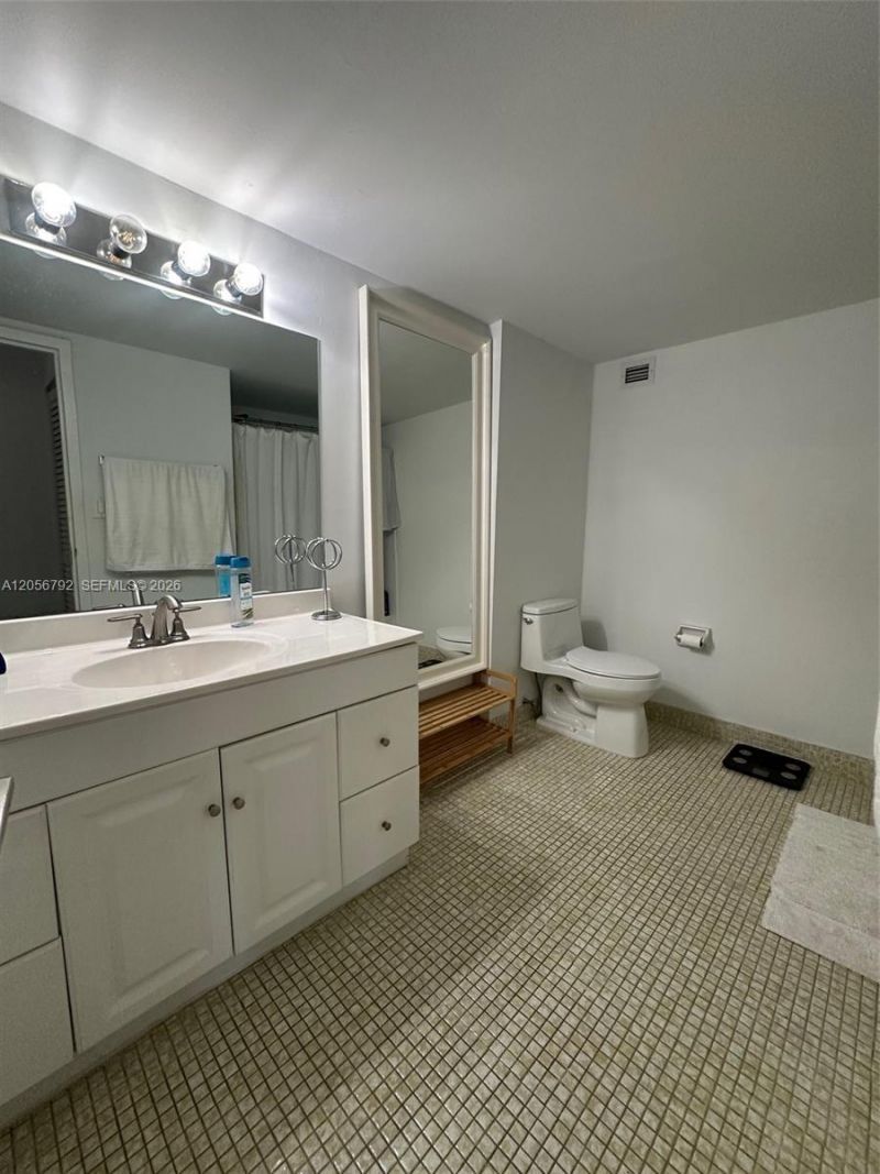7928 West Dr, Unit 504, North Bay Village, FL 33141 Photo