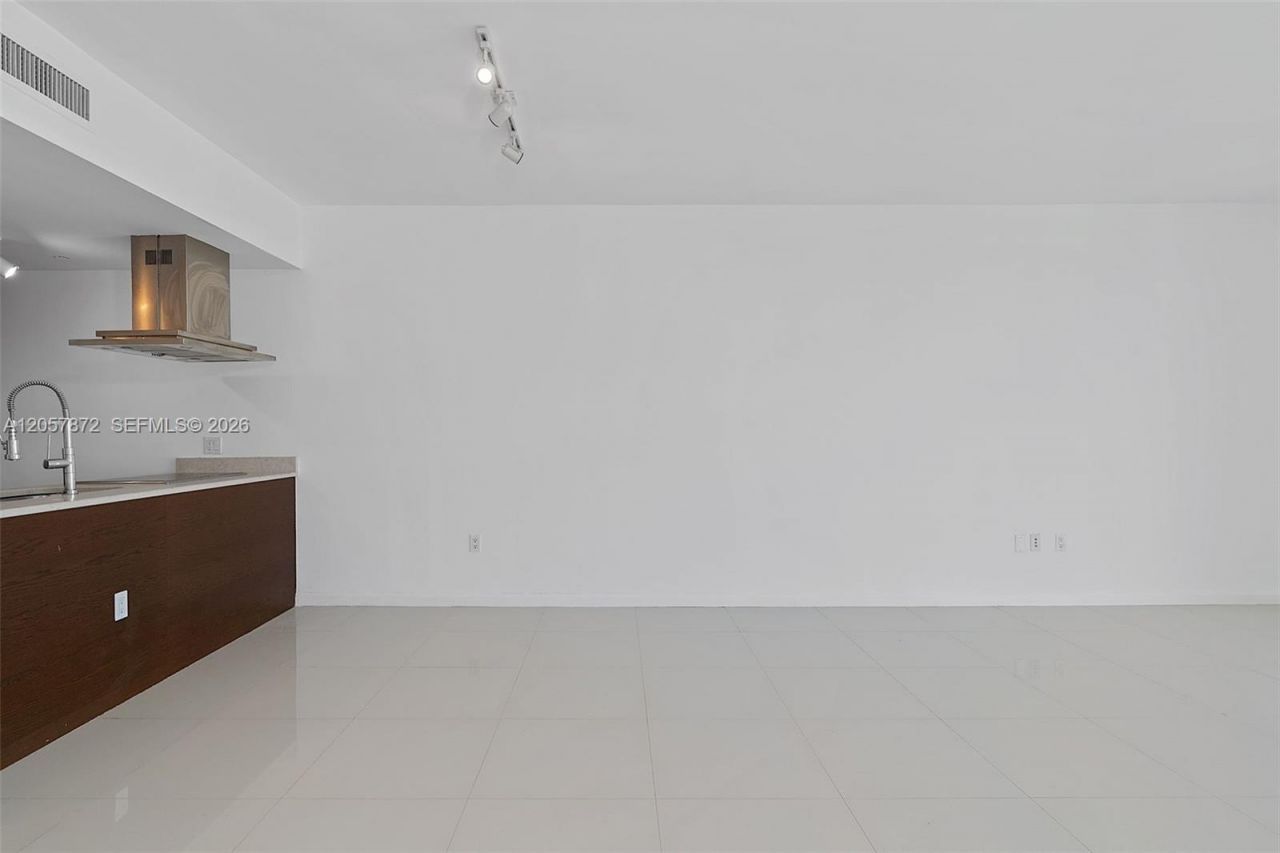 495 Brickell Ave , Unit 5007, Miami, FL 33131 Photo
