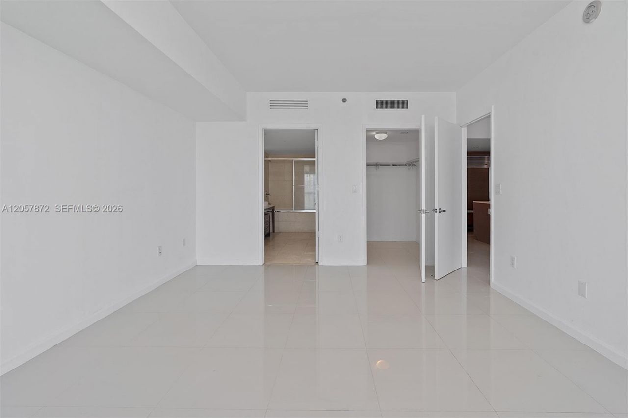 495 Brickell Ave , Unit 5007, Miami, FL 33131 Photo