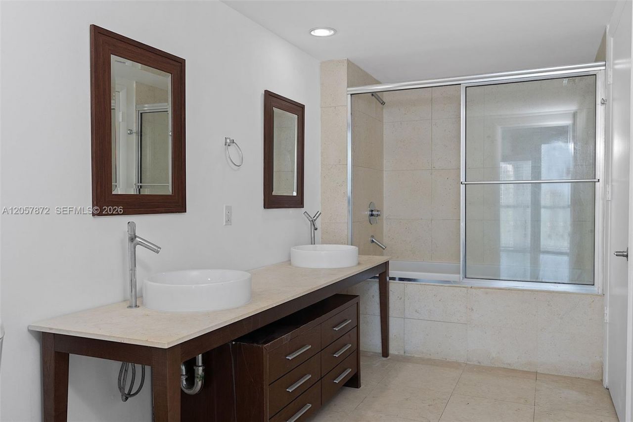 495 Brickell Ave , Unit 5007, Miami, FL 33131 Photo