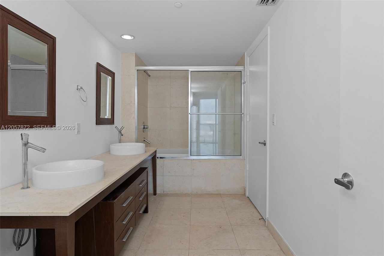 495 Brickell Ave , Unit 5007, Miami, FL 33131 Photo