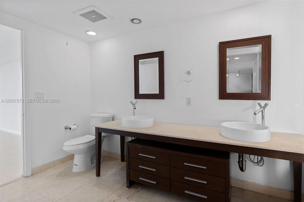 495 Brickell Ave , Unit 5007, Miami, FL 33131 Photo