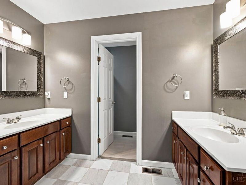 866 Miami Ridge Drive, Miami Twp, OH 45140 Photo 26