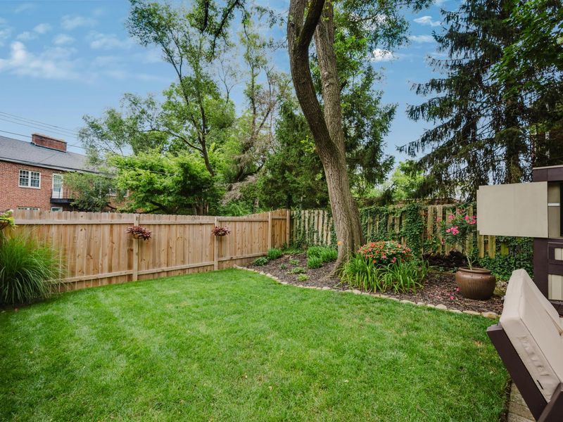 1966 Northwest Boulevard, Columbus, OH 43212 Photo 3