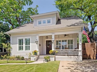 909 Woodlawn Avenue, Dallas, TX 75208