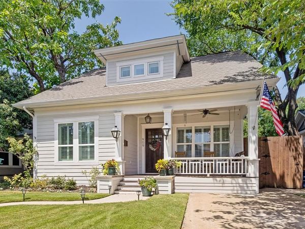 909 Woodlawn Avenue, Dallas, TX 75208