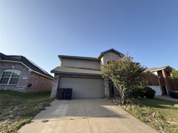 10128 Chapel Springs Trail , Fort Worth, TX 76116