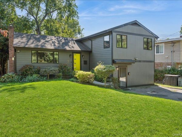 2 Cornwall Lane , Port Washington, NY 11050