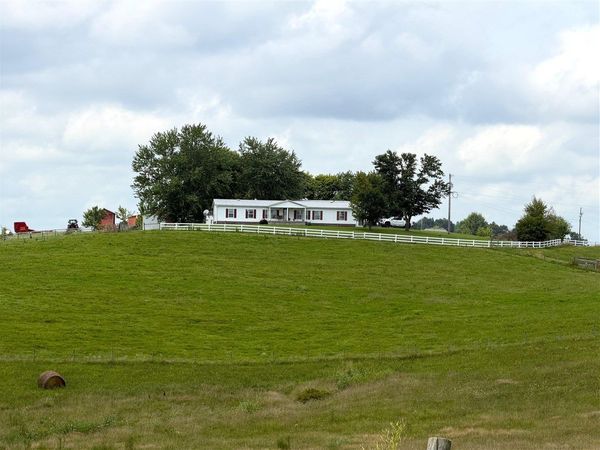 944 E Hack Road , Brownsville, KY 42210