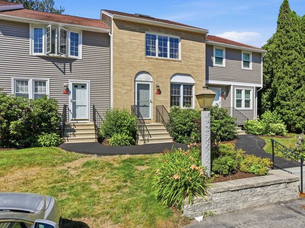 17 Oakwood Circle, Unit 5, Goffstown, NH 03045
