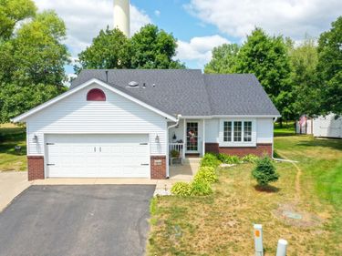 1410 Summit Avenue N, Sauk Rapids, MN 56379