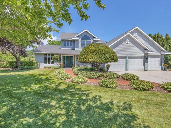 404 S Hills Dr, Plymouth, WI 53073