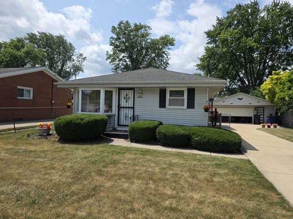 3244 Debra Ln, Racine, WI 53403