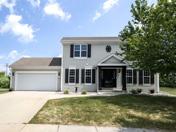 914 Michael Ct, Elkhorn, WI 53121