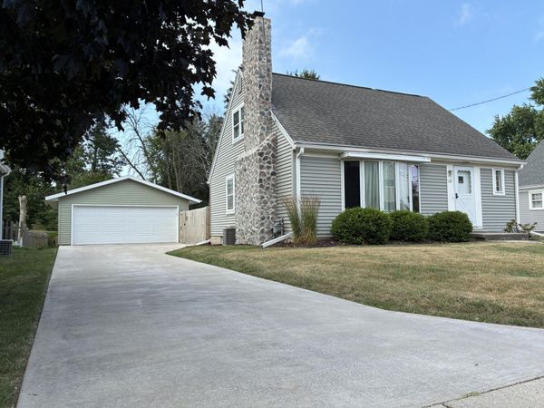 149 W Center Ave, Cedar Grove, WI 53013