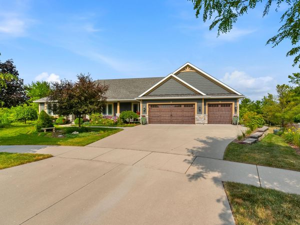 475 Conifer Ct, Port Washington, WI 53074