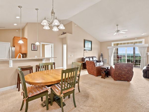 173 N Lapham St, Unit 306, Oconomowoc, WI 53066