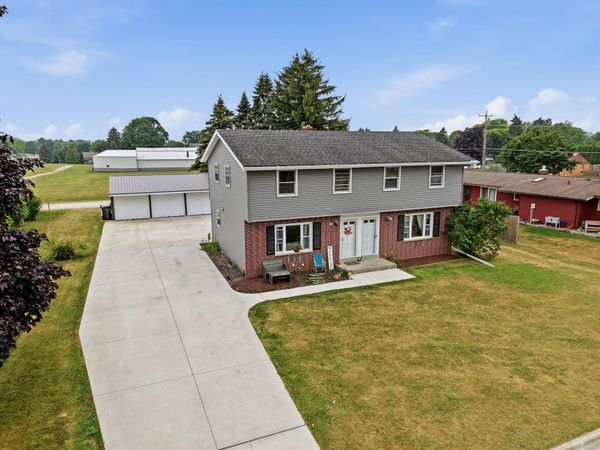 811 Dreifuerst Rd, Unit 815, Plymouth, WI 53073