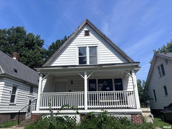 2212 S 10TH Street, Springfield, IL 62703