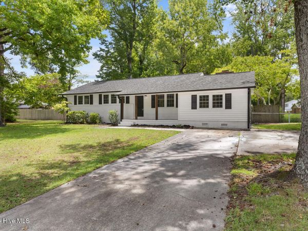 2915 Northwoods Drive , Jacksonville, NC 28540