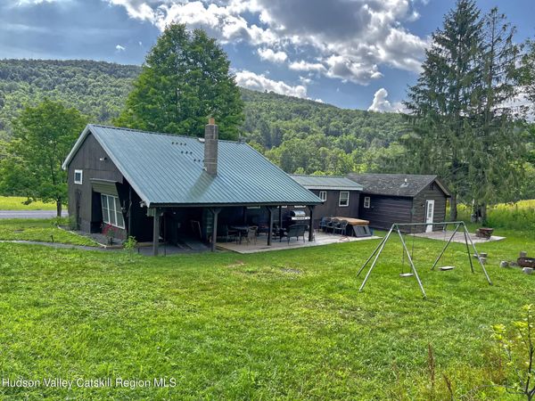 513 County Road 17 , Jewett, NY 12444