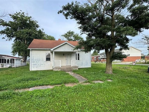 101 Walnut Street, Kane, IL 62054